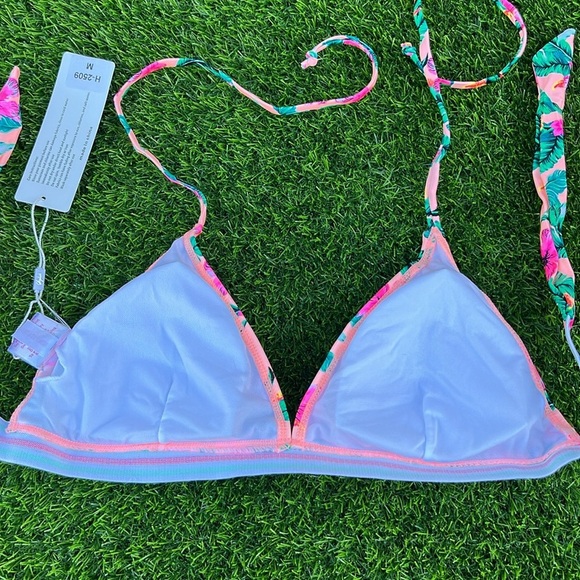 STYLISH SWIMWEAR Bikini Top size medium - Picture 6 of 6